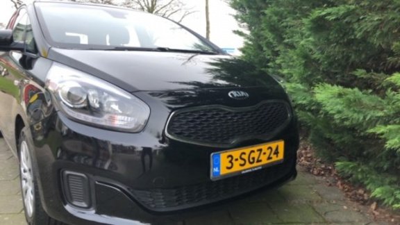 Kia Carens - 1.6 First Edition 7 persoons | Navigatie | Lage KM stand - 1