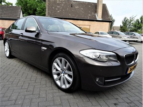 BMW 5-serie - 535xi High Executive | Schuifdak | Comfort Leder | 2e eigenaar | Dealer onderhouden | - 1