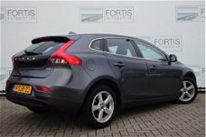 Volvo V40 - 1.6 D2 Momentum Geen import/ New Distributie/ Navi/ ECC/ PDC/ Business