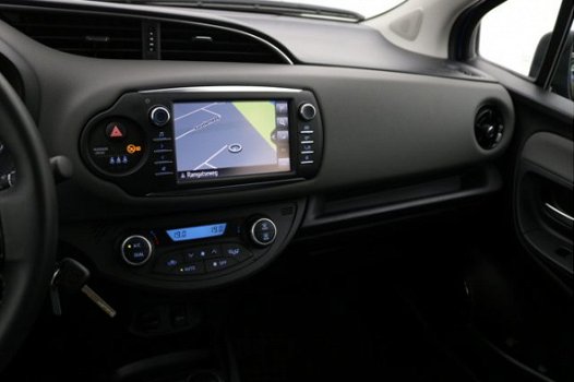 Toyota Yaris - 1.5 Hybrid Active | Navigatie | Parkeercamera | Airco | - 1