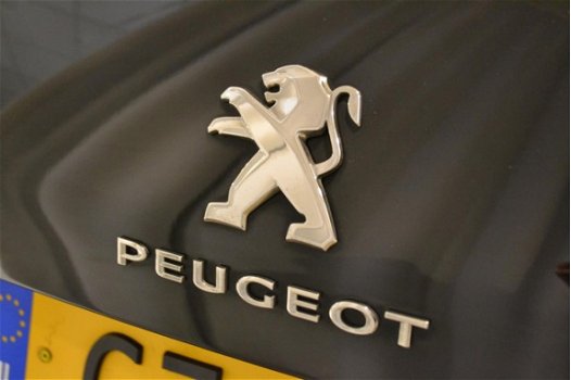 Peugeot 308 SW - Executive 1.6HDi Navigatie/Panoramadak/Climat - 1
