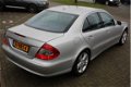 Mercedes-Benz E-klasse - 200 K. AUTOM AVANTGARDE NAVI XENON 1/2LEER ECC 81000KM - 1 - Thumbnail