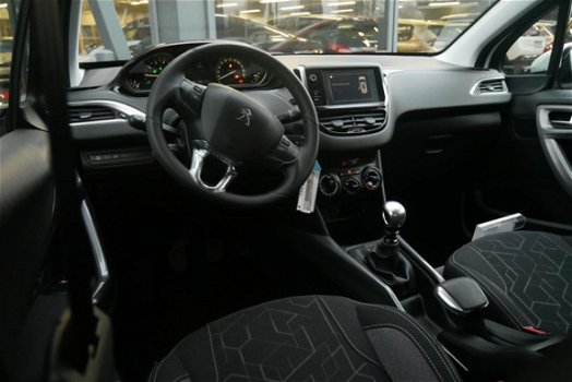 Peugeot 2008 - BLUE LION 130PK | NAVIGATIE | AIRCO | PARKEER SENSOREN ACHTER | - 1