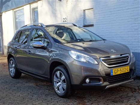 Peugeot 2008 - 1.2 PureTech 110pk Style Trekhaak Navigatie - 1