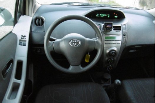 Toyota Yaris - 1.0 VVTi Acces 5 deurs Airco 106.000km 2e eigenaar Zuinig 1 op 20 - 1