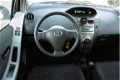 Toyota Yaris - 1.0 VVTi Acces 5 deurs Airco 106.000km 2e eigenaar Zuinig 1 op 20 - 1 - Thumbnail