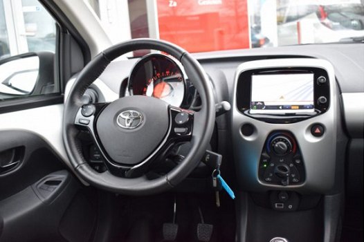 Toyota Aygo - 1.0 VVT-i 70pk x-play | Navigatie | Airco | Bluetooth connectiviteit | - 1
