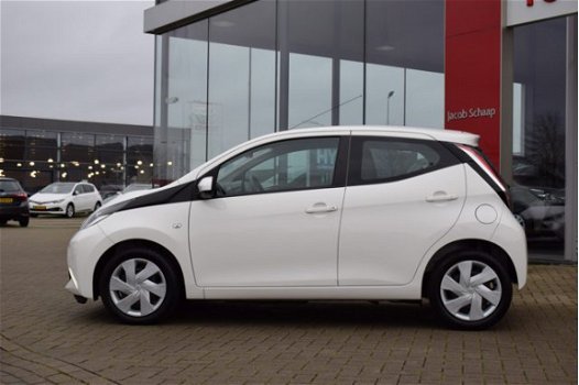 Toyota Aygo - 1.0 VVT-i 70pk x-play | Navigatie | Airco | Bluetooth connectiviteit | - 1