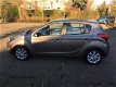 Hyundai i20 - 1.2i i-Deal airco, bluetooth, parkeersensoren, lichtmetalen velgen, start stop systeem - 1 - Thumbnail