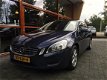 Volvo V60 - 2.0 D3 Kinetic * Uistekend onderhouden - 1 - Thumbnail