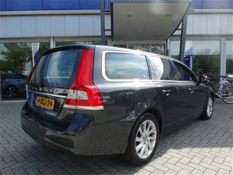 Volvo V70 - D2 Nordic+ Luxury Line Navi Leder Standkachel OnCall Xenon Schuifdak - 1