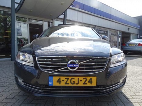 Volvo V70 - D2 Nordic+ Luxury Line Navi Leder Standkachel OnCall Xenon Schuifdak - 1