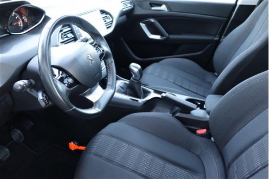 Peugeot 308 - 1.2 PureTech Blue Lease Executive org. NL-auto , panoramadak navigatie - 1