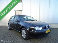 Volkswagen Golf - 1.6-16V Comfortline * 5 Drs / Bwj 2002 / Nap