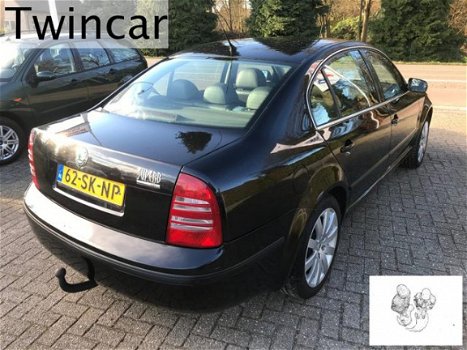 Skoda Superb - 2.0 TDI 140pk Elegance ECC LEDER XENON - 1