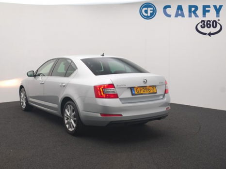 Skoda Octavia - 1.2 TSI 105pk Ambition Businessline eerste eigenaar, dealer onderhouden, navigatie, - 1