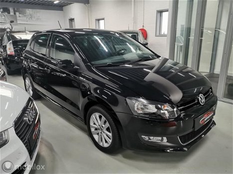 Volkswagen Polo - 1.2 12V 5DRS AIRCO NAVI / WIFI /INTERNET /VELGEN/ STYLE volledig onderhouden - 1