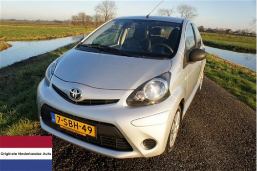 Toyota Aygo - 1.0 VVT-i Now Navi Airco 5Deurs - 1