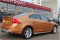 Volvo S60 - 1.6 T3 150pk Momentum Trekhaak Saffron Pearl - 1 - Thumbnail