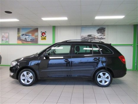 Skoda Fabia Combi - 1.2 TSI Fresh Trekhaak, Parkeersensoren - 1