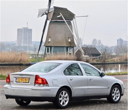 Volvo S60 - 2.4 Kinetic Dealer auto, Youngtimer - 1