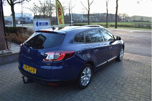 Renault Mégane Estate - 1.5 dCi Parisienne PANODAK/NAVI/.CRUISE/AIRCO/TREKHAAK - 1