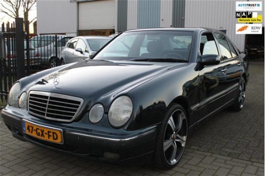 Mercedes-Benz E-klasse - 200 CDI Classic Aut. Airco Rijdt super - 1