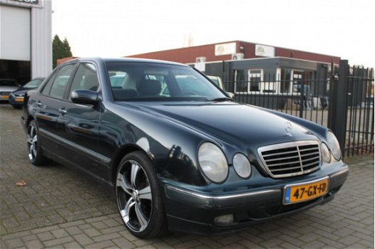 Mercedes-Benz E-klasse - 200 CDI Classic Aut. Airco Rijdt super - 1