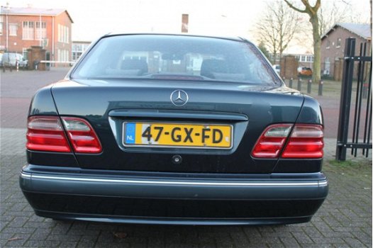 Mercedes-Benz E-klasse - 200 CDI Classic Aut. Airco Rijdt super - 1