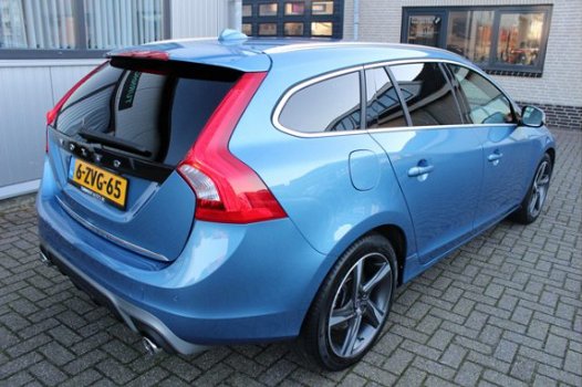 Volvo V60 - 2.4 D6 AWD Plug-In Hybrid R-Design Verwarmd stuurwiel | Cam | Trekhaak | EX BTW - 1