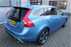 Volvo V60 - 2.4 D6 AWD Plug-In Hybrid R-Design Verwarmd stuurwiel | Cam | Trekhaak | EX BTW