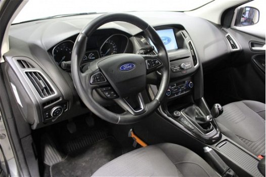 Ford Focus Wagon - 1.0 Titanium Edition | Navi | Parkeercamera | 1e Eigenaar | Dealer Onderhouden | - 1