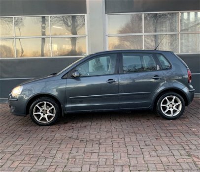 Volkswagen Polo - 1.4-16V Turijn radio cd-speler, trekhaak, elektrische ramen, lichtmetaal - 1