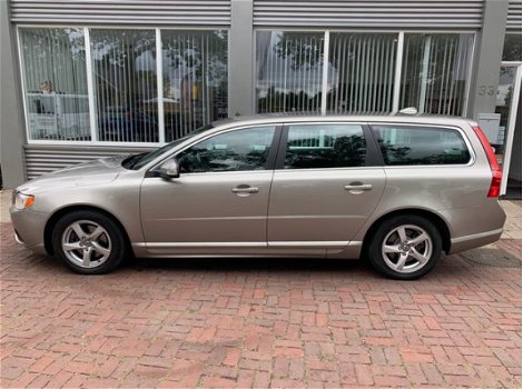 Volvo V70 - 1.6D DRIVe Kinetic Navi, Cruise, Clima Dealer onderhouden 2e eigenaar - 1