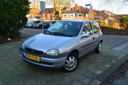 Opel Corsa - 1.2i-16V Strada Cool MET JAAR APK AUTOMAAT - 1