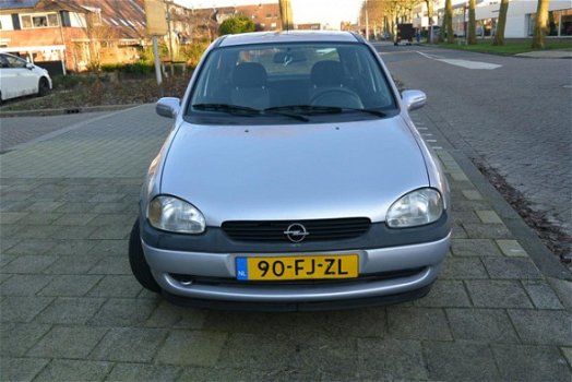 Opel Corsa - 1.2i-16V Strada Cool MET JAAR APK AUTOMAAT - 1