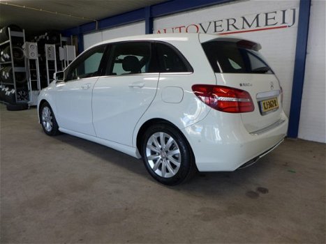 Mercedes-Benz B-klasse - B180 d 109PK 7G-DCT Lease Edition Plus, automaat, navigatie, trekhaak - 1