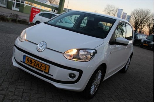 Volkswagen Up! - 1.0 high up BlueMotion | Airco | Navigatie | APK 04-12-2020 | - 1