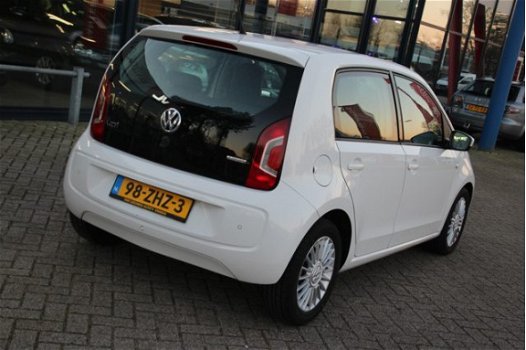 Volkswagen Up! - 1.0 high up BlueMotion | Airco | Navigatie | APK 04-12-2020 | - 1