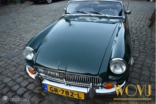 MG B type - cabriolet met soft en hardtop - 1