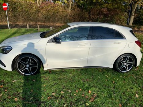 Mercedes-Benz A-klasse - 180 Amg wit 18 inch led Edition EINDEJAARS AANBIEDING - 1