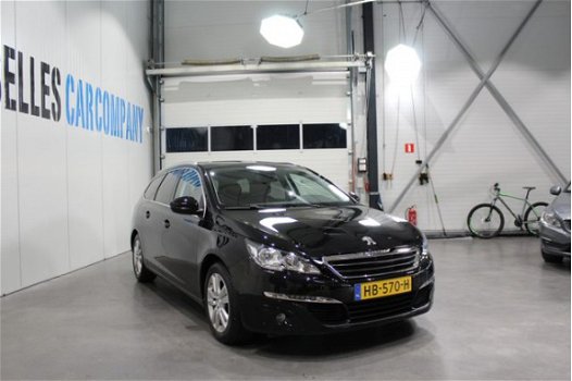 Peugeot 308 SW - 1.2 PureTech Blue Lease Executive | Panoramadak | Trekhaak | LM Velgen | Navigatie - 1