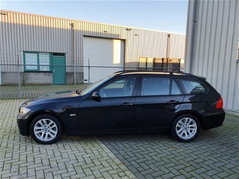 BMW 3-serie Touring - 318i Business Line Goed rijdende 3 Serie Dealer onderhouden met nap, BUITENOM - 1