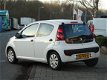 Peugeot 107 - 1.0 Access Accent - AIRCO - 1e EIG - DEALER OND - 5 DEURS - 2 SLEUTELS - 1 - Thumbnail