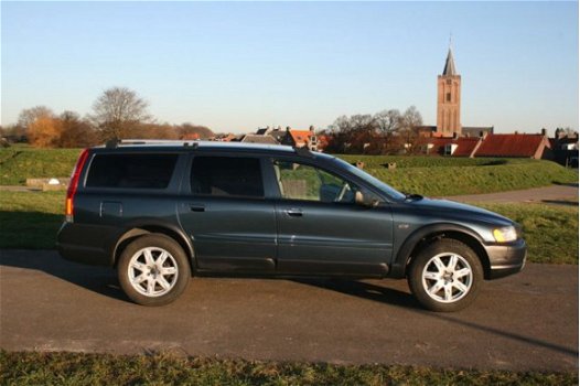 Volvo XC70 - 2.5 T Summum - 1