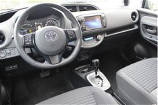 Toyota Yaris - 1.5 Hybrid Dynamic NAVI LM VELGEN NL AUTO