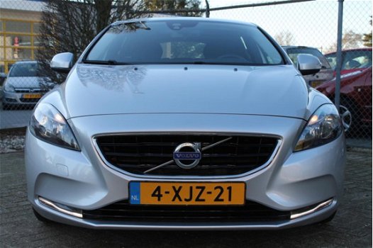 Volvo V40 - 1.6 D2 Navi.Pdc.Led.Nap.Clima.Dealer/garage auto.6-bak - 1