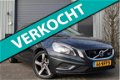 Volvo S60 - 1.6 DRIVe R-Design Xenon.Nap.ACC.BLIS.Dakraam.Pdc.Leer.Navi.Clima.Stoelverwarming - 1 - Thumbnail