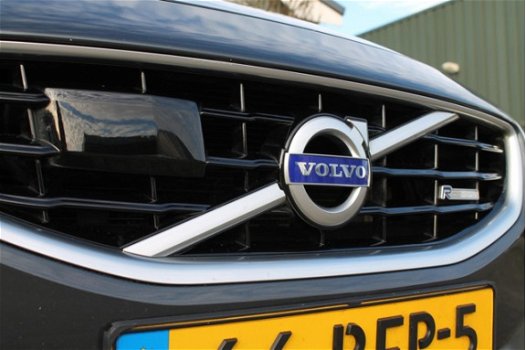 Volvo S60 - 1.6 DRIVe R-Design Xenon.Nap.ACC.BLIS.Dakraam.Pdc.Leer.Navi.Clima.Stoelverwarming - 1