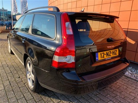 Volvo V50 - 2.4 Elite 140pk/254.901km/Leer/Schuifdak/Afn. trekhaak/5-cilinder/17inch velgen/Nette V5 - 1